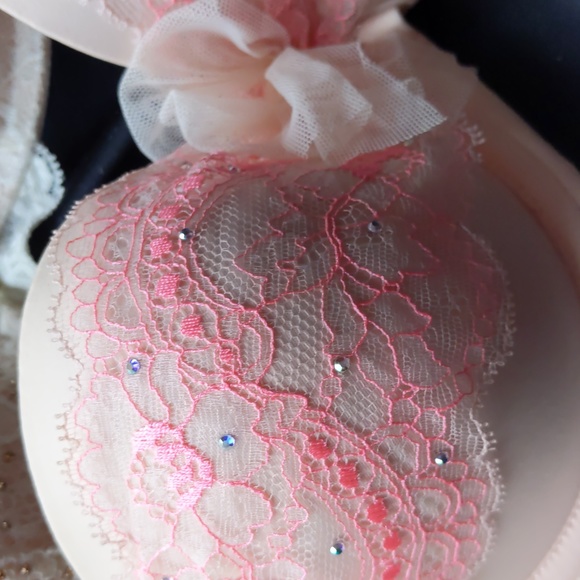 Victoria Secret Bras - Picture 2 of 11